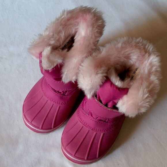 TARGET GIRLS pink Velcro closure snow boots size 5/6 - Picture 1 of 9